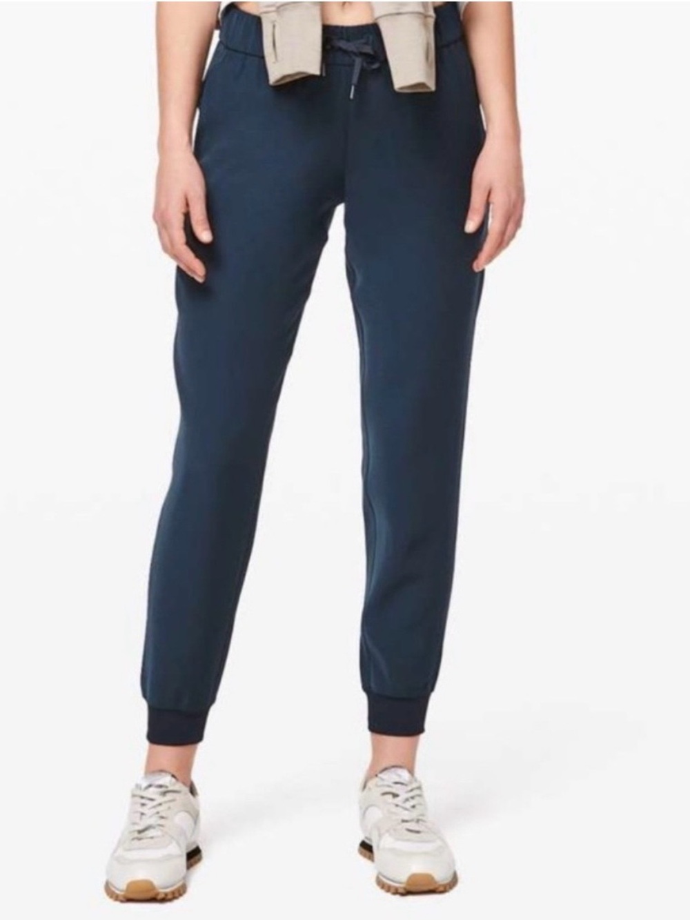 Lululemon On the Fly Woven Jogger Pants in True Navy Size 8